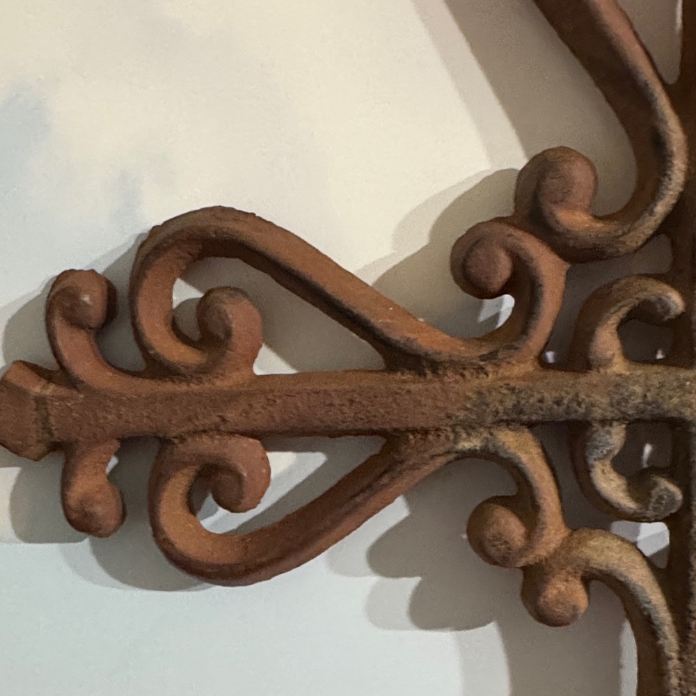 Vintage Decorative iron Wall Cross - Picture 4 of 7